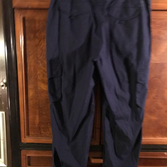 NWOT Ralph Lauren Lauren Active Cropped pants. - Picture 2 of 8